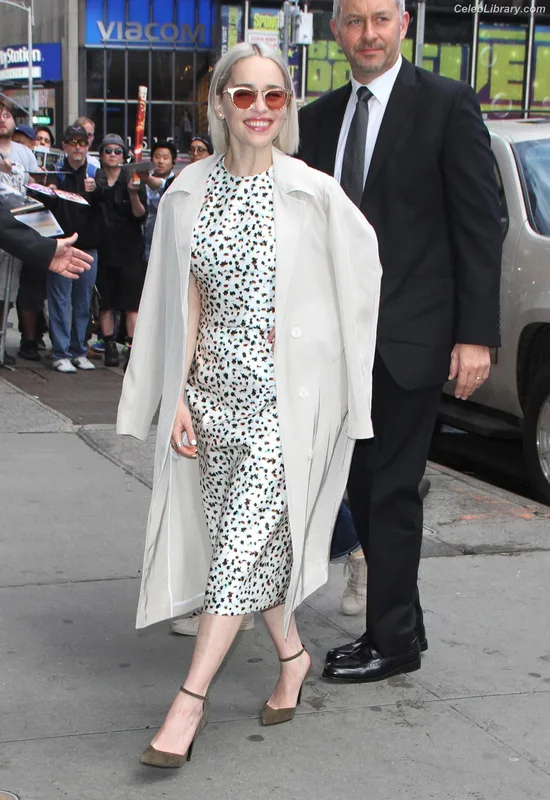 Emilia Clarke photo 3 of 1283