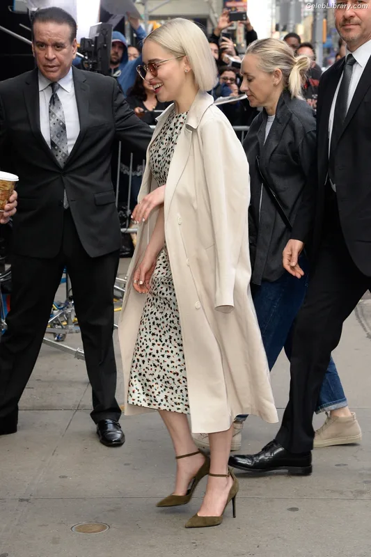 Emilia Clarke photo 4 of 1283