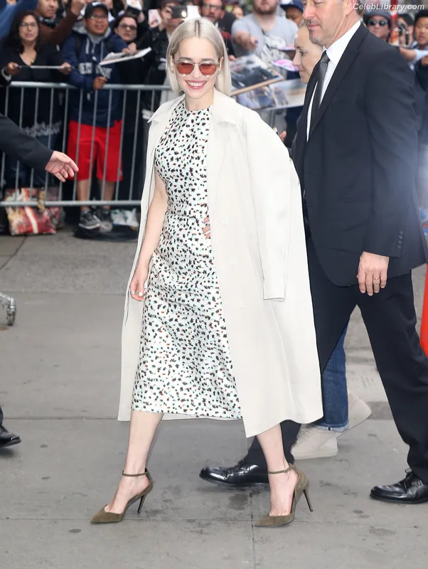 Emilia Clarke photo 8 of 1283