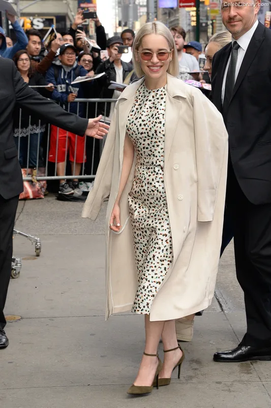 Emilia Clarke photo 10 of 1283
