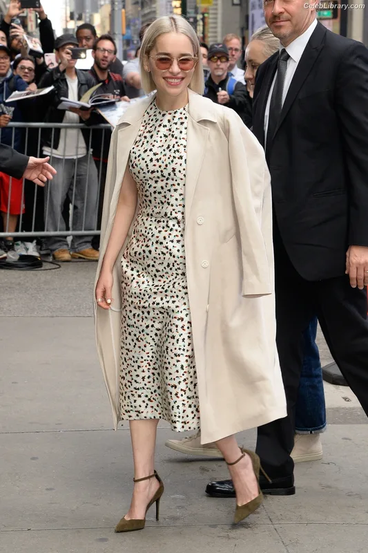 Emilia Clarke photo 11 of 1283