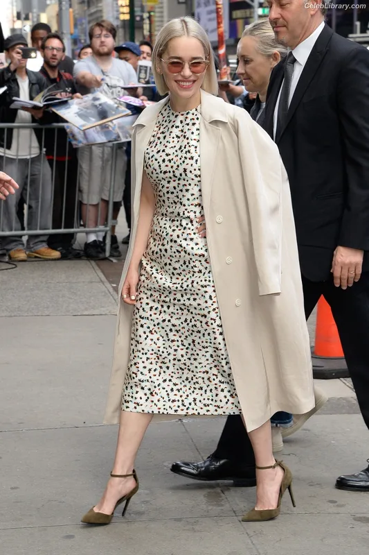 Emilia Clarke photo 12 of 1283