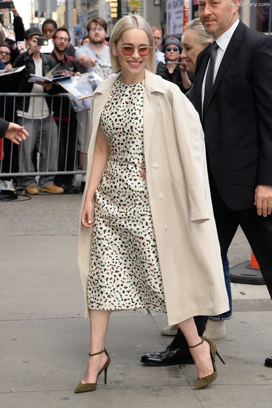 Emilia Clarke photo 13 of 1283