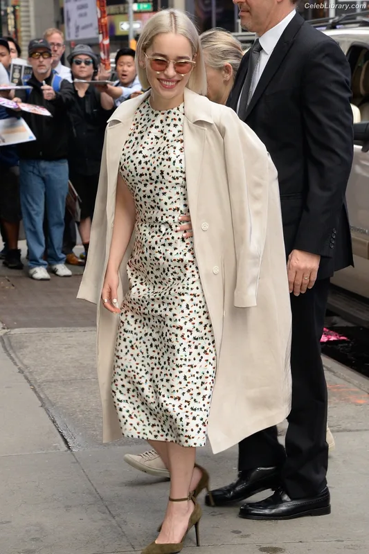 Emilia Clarke photo 15 of 1283