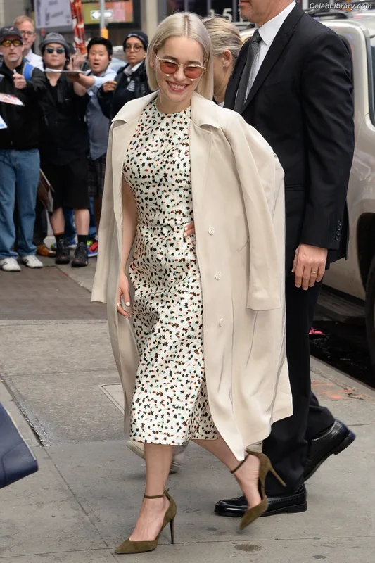 Emilia Clarke photo 16 of 1283