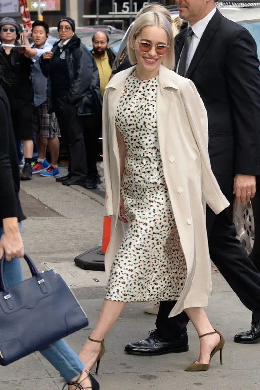 Emilia Clarke photo 17 of 1283