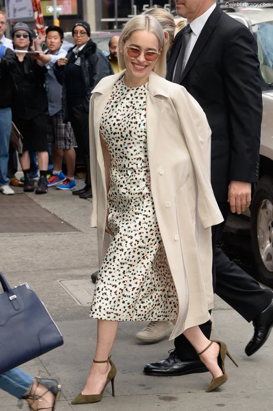 Emilia Clarke photo 18 of 1283