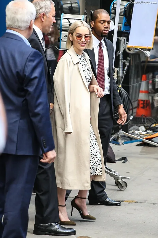 Emilia Clarke photo 20 of 1283