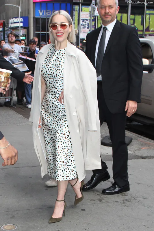 Emilia Clarke photo 22 of 1283