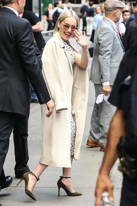 Emilia Clarke photo 23 of 1283