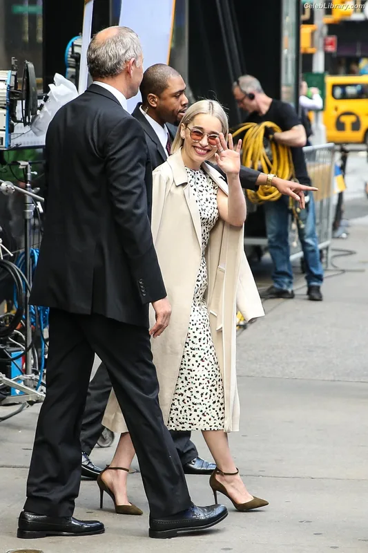 Emilia Clarke photo 24 of 1283