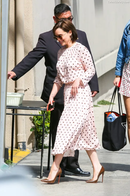 Emilia Clarke photo 18 of 1283
