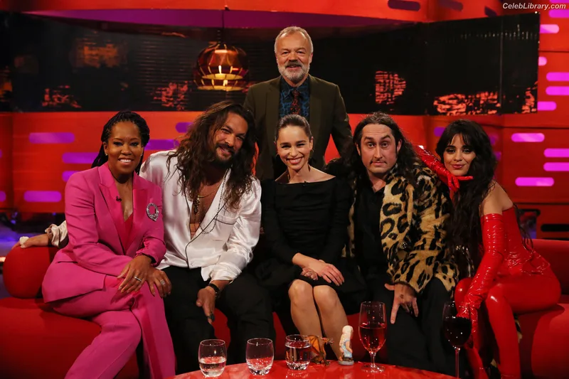 Emilia Clarke photo 2 of 1283