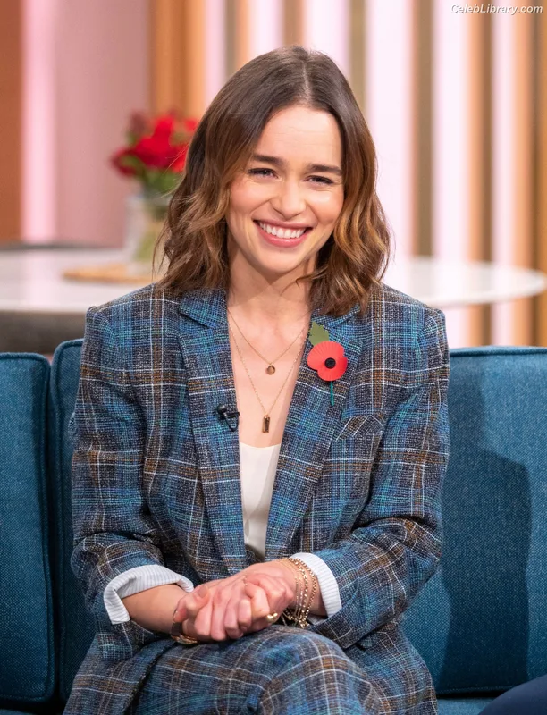 Emilia Clarke photo 7 of 1283