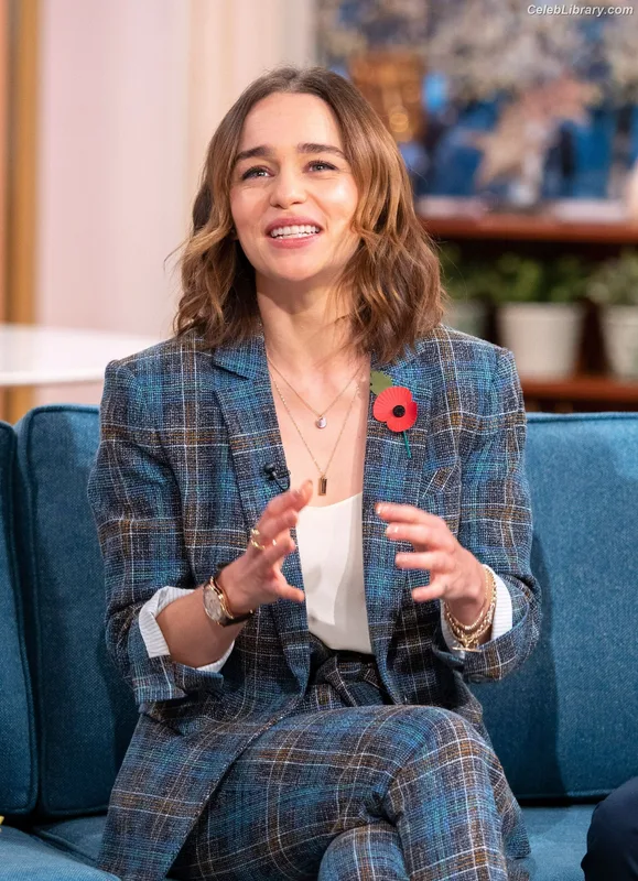 Emilia Clarke photo 8 of 1283