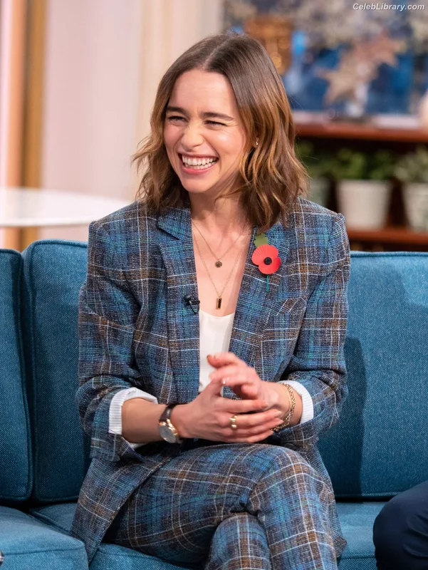 Emilia Clarke photo 9 of 1283