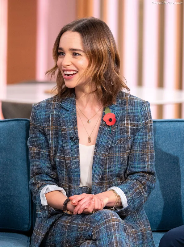 Emilia Clarke photo 10 of 1283