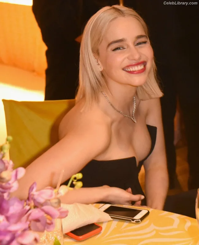 Emilia Clarke photo 9 of 1283