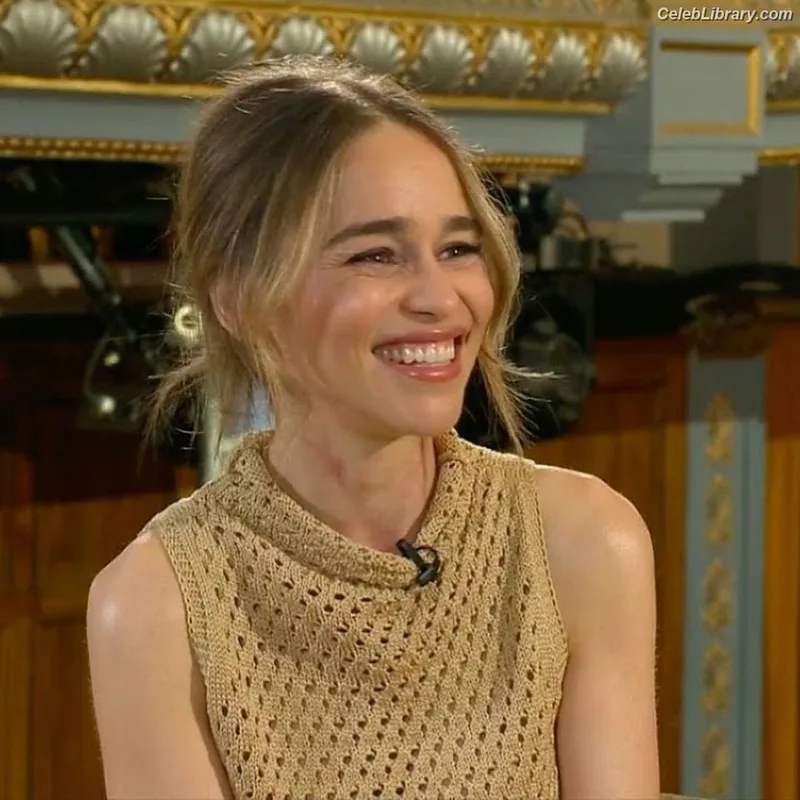 Emilia Clarke photo 14 of 1283