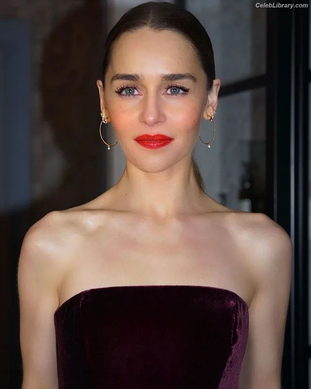 Emilia Clarke photo 15 of 1283