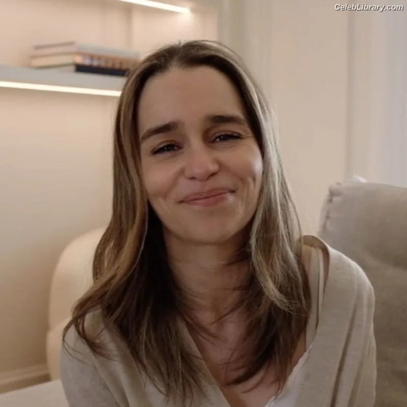 Emilia Clarke photo 17 of 1283