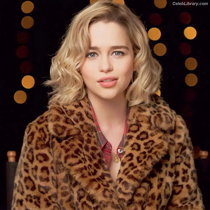 Emilia Clarke photo 1 of 1283