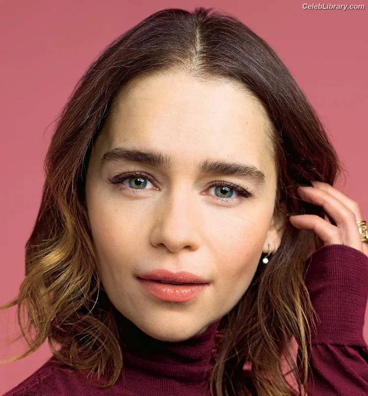 Emilia Clarke photo 2 of 1283