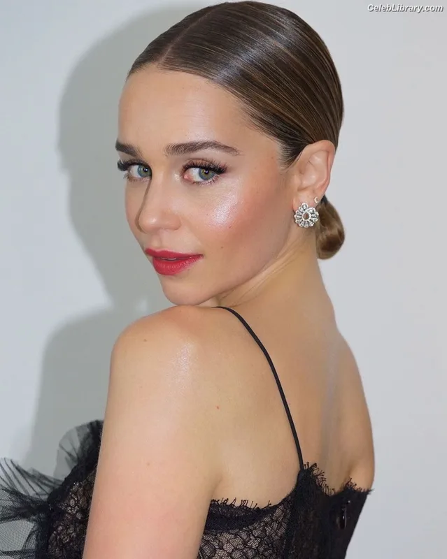 Emilia Clarke photo 12 of 1283
