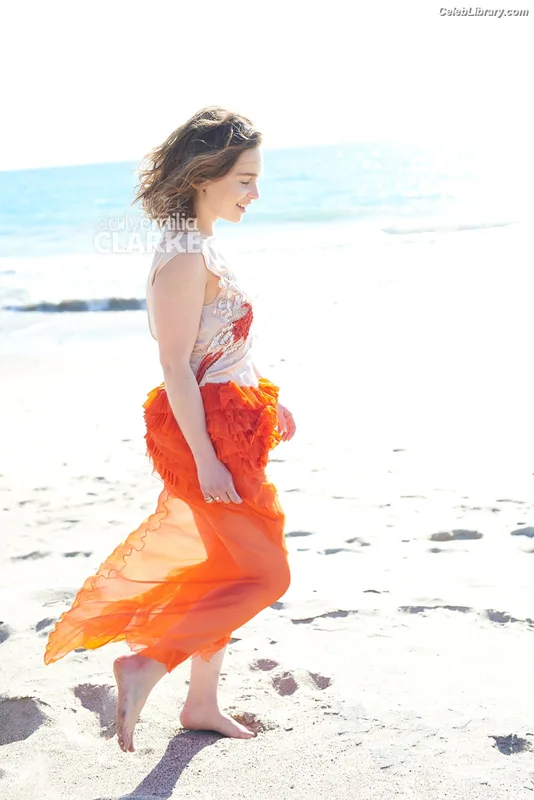 Emilia Clarke photo 21 of 1283