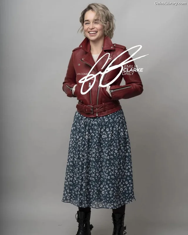 Emilia Clarke photo 22 of 1283