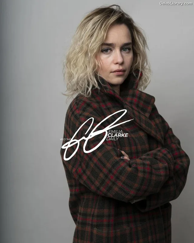 Emilia Clarke photo 5 of 1283