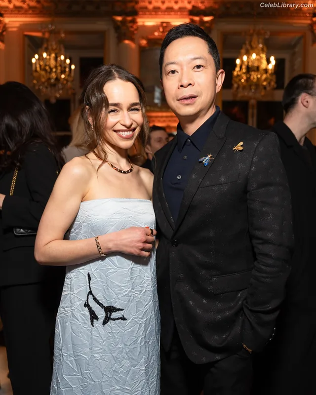 Emilia Clarke photo 9 of 1283