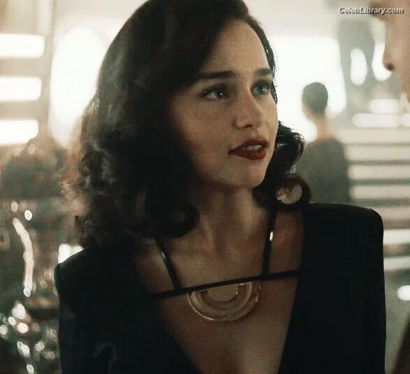 Emilia Clarke photo 11 of 1283