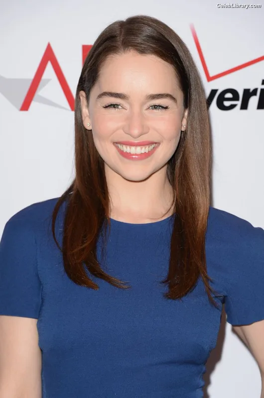 Emilia Clarke photo 8 of 1283