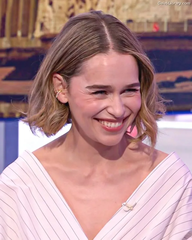 Emilia Clarke photo 9 of 1283