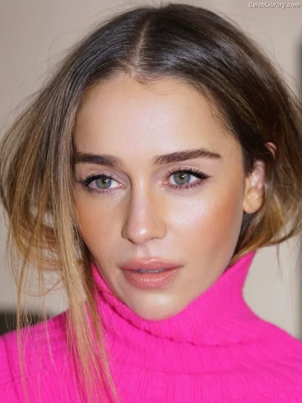 Emilia Clarke photo 5 of 1283