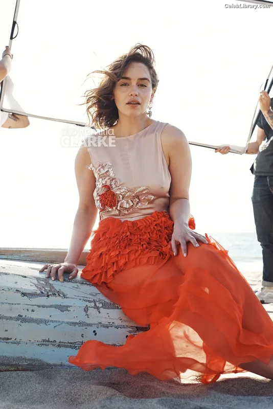 Emilia Clarke photo 20 of 1283
