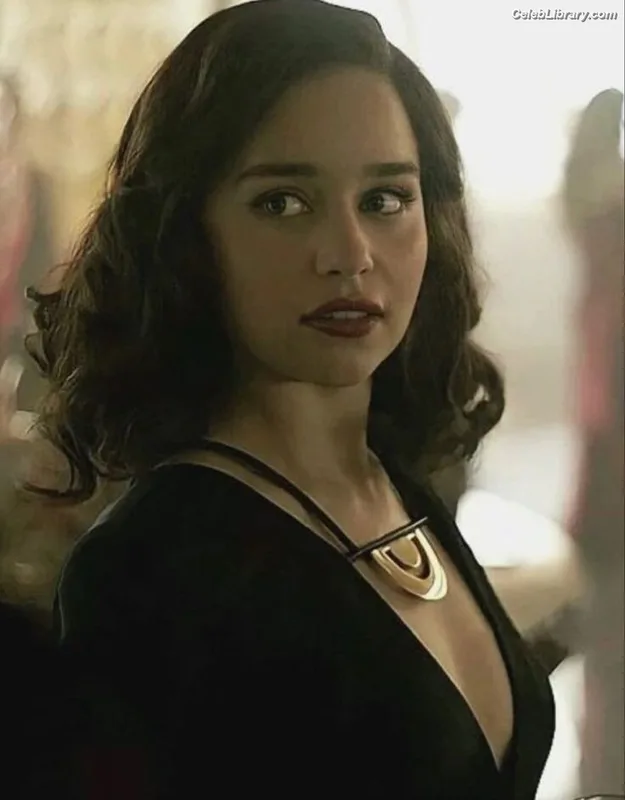 Emilia Clarke photo 9 of 1283