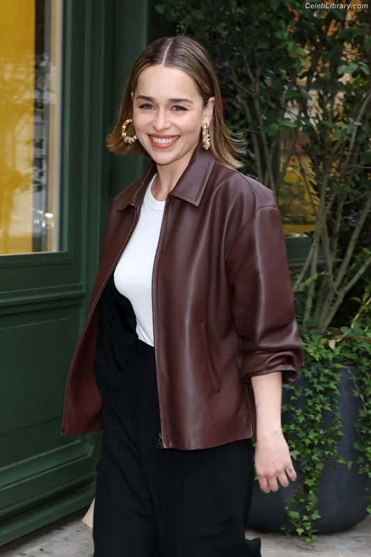 Emilia Clarke photo 12 of 1283