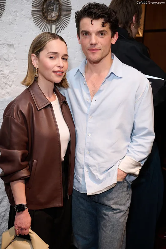 Emilia Clarke photo 19 of 1283