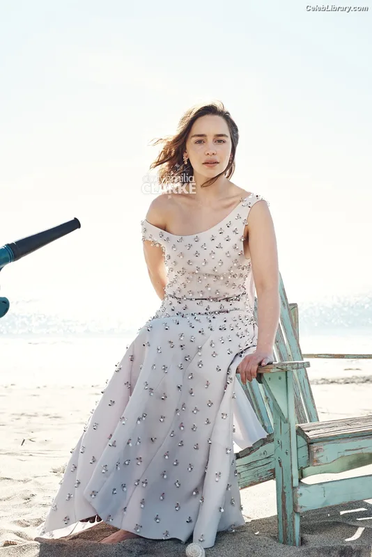 Emilia Clarke photo 19 of 1283