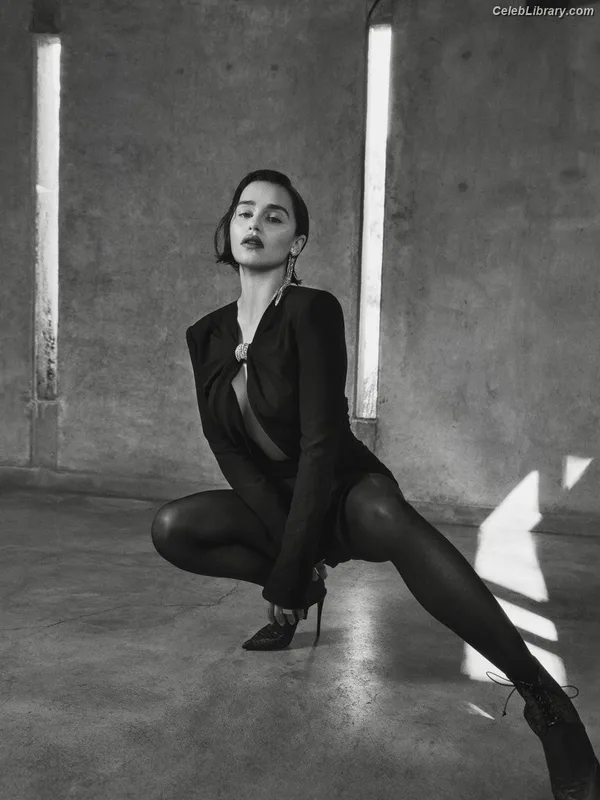 Emilia Clarke photo 4 of 1283
