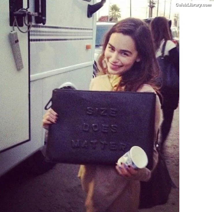 Emilia Clarke photo 11 of 1283