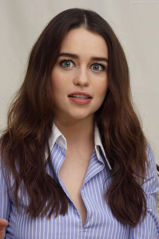 Emilia Clarke photo 21 of 1283