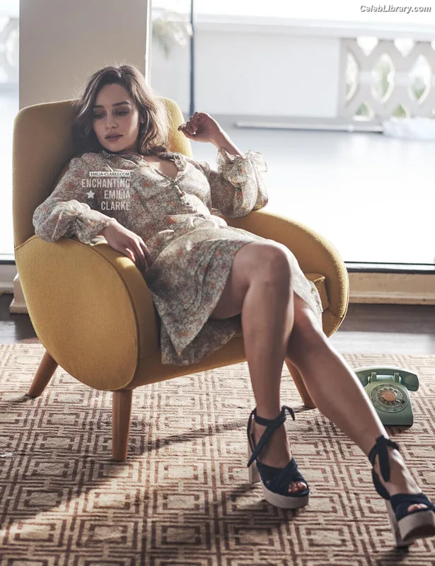 Emilia Clarke photo 1 of 1283