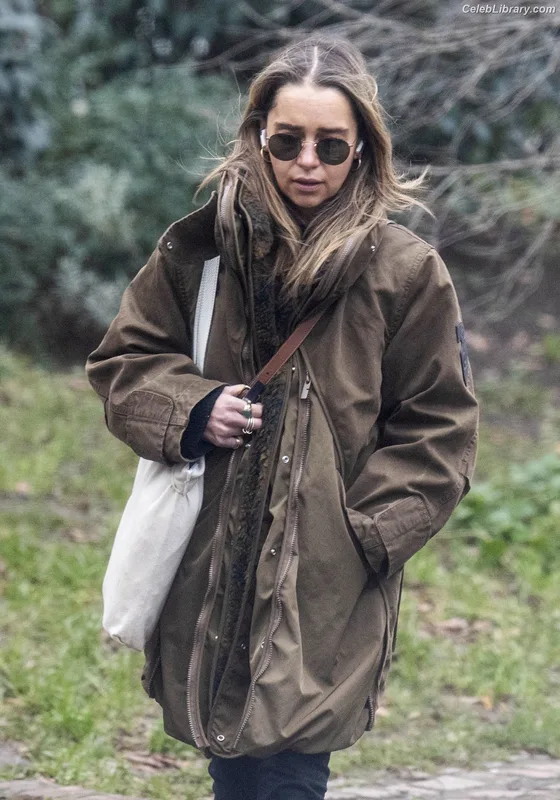 Emilia Clarke photo 20 of 1283