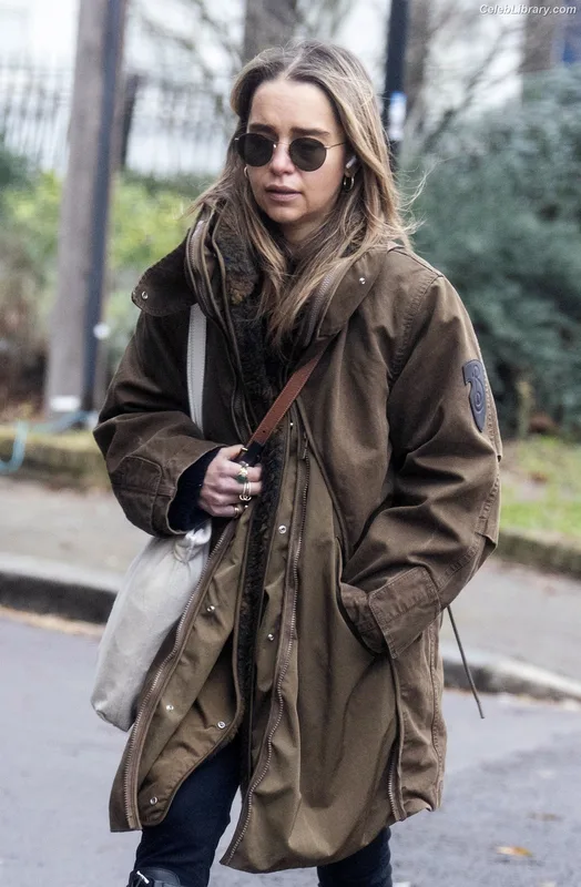 Emilia Clarke photo 24 of 1283