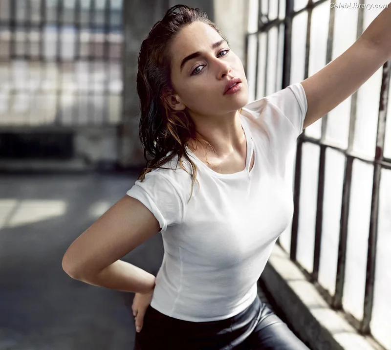 Emilia Clarke photo 12 of 1283