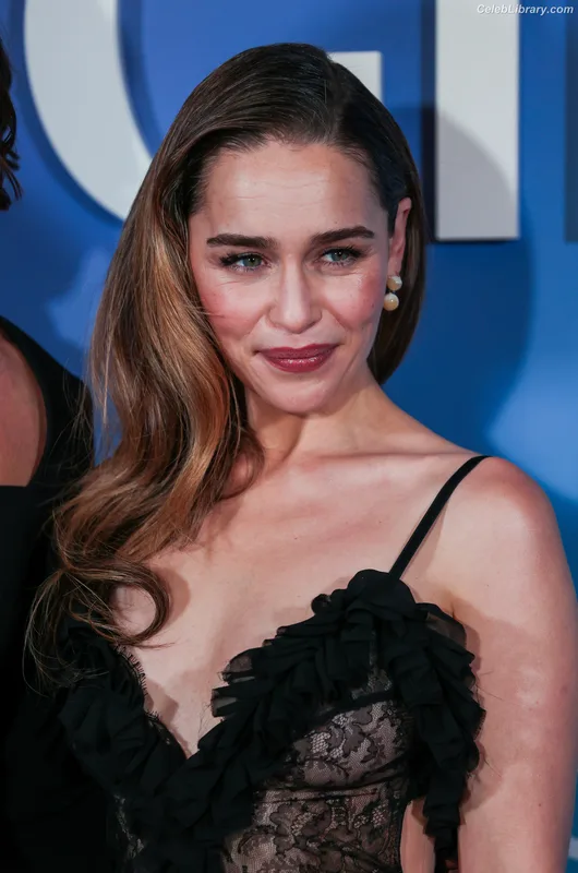 Emilia Clarke photo 15 of 1283