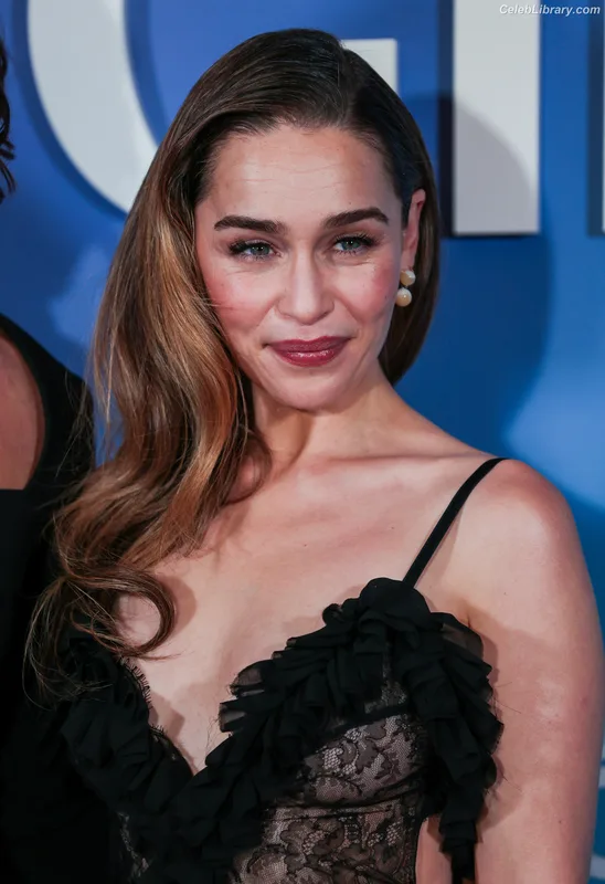 Emilia Clarke photo 17 of 1283